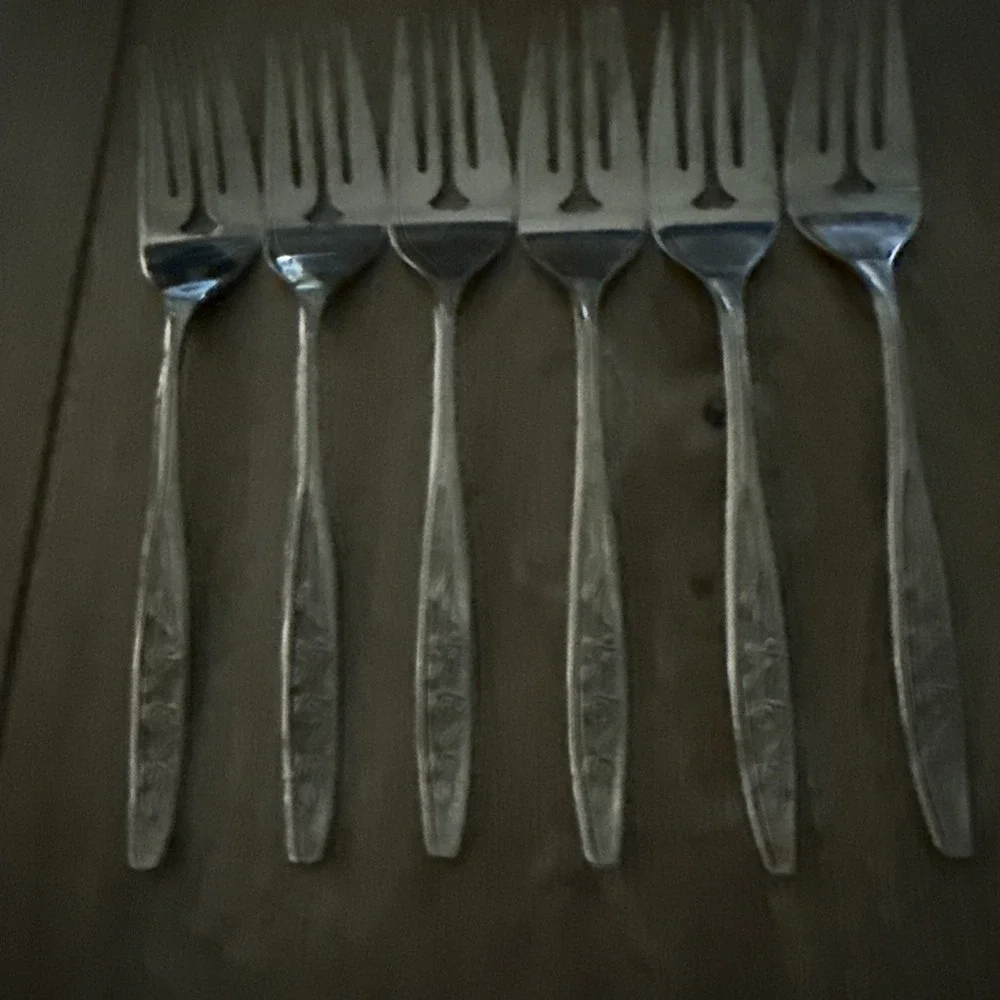 EKCO Eterna ROSE COTILLION Salad Forks Set‎ of 6 Taiwan Stainless Steel